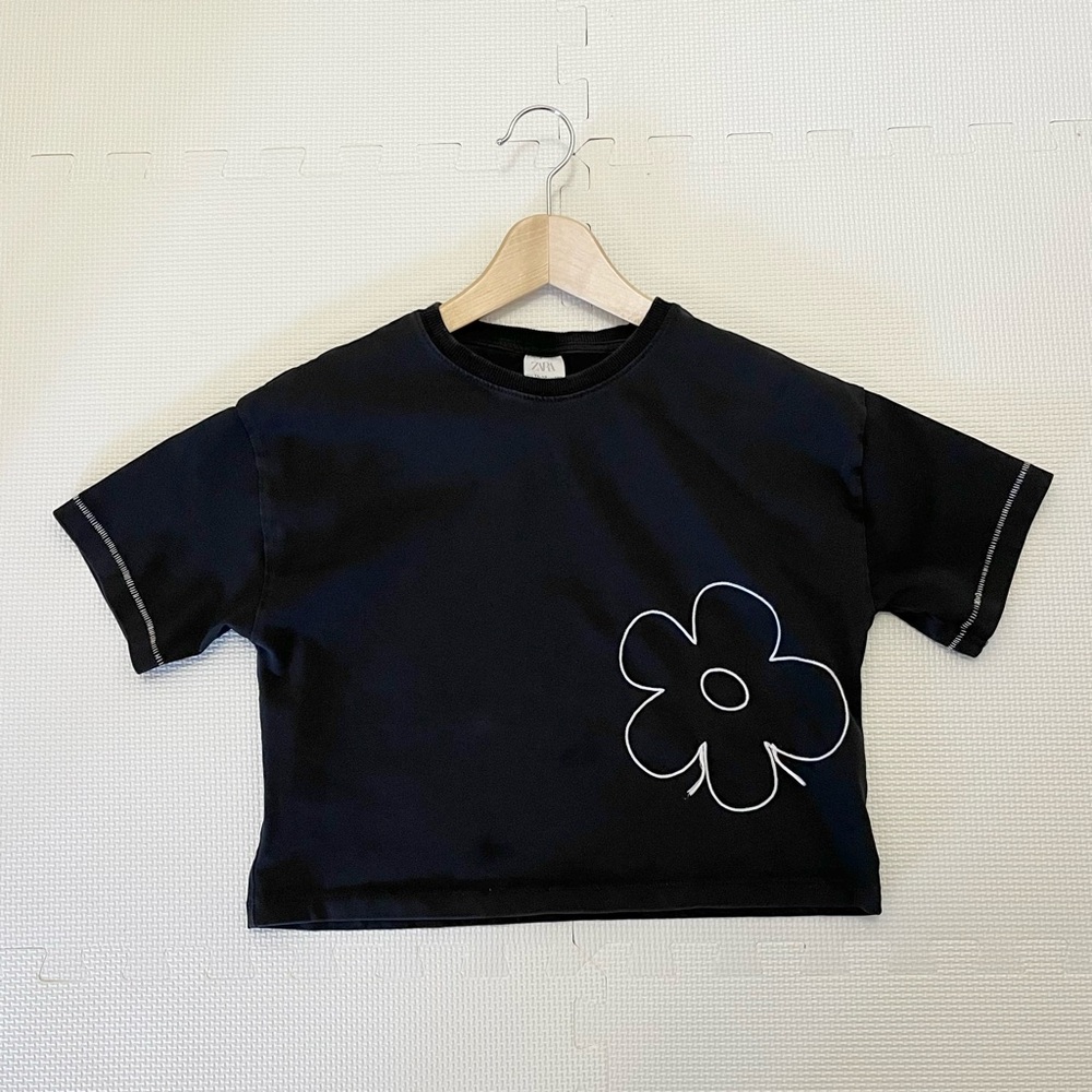 Zara Cropped Flower T Shirt Black Size 11-12